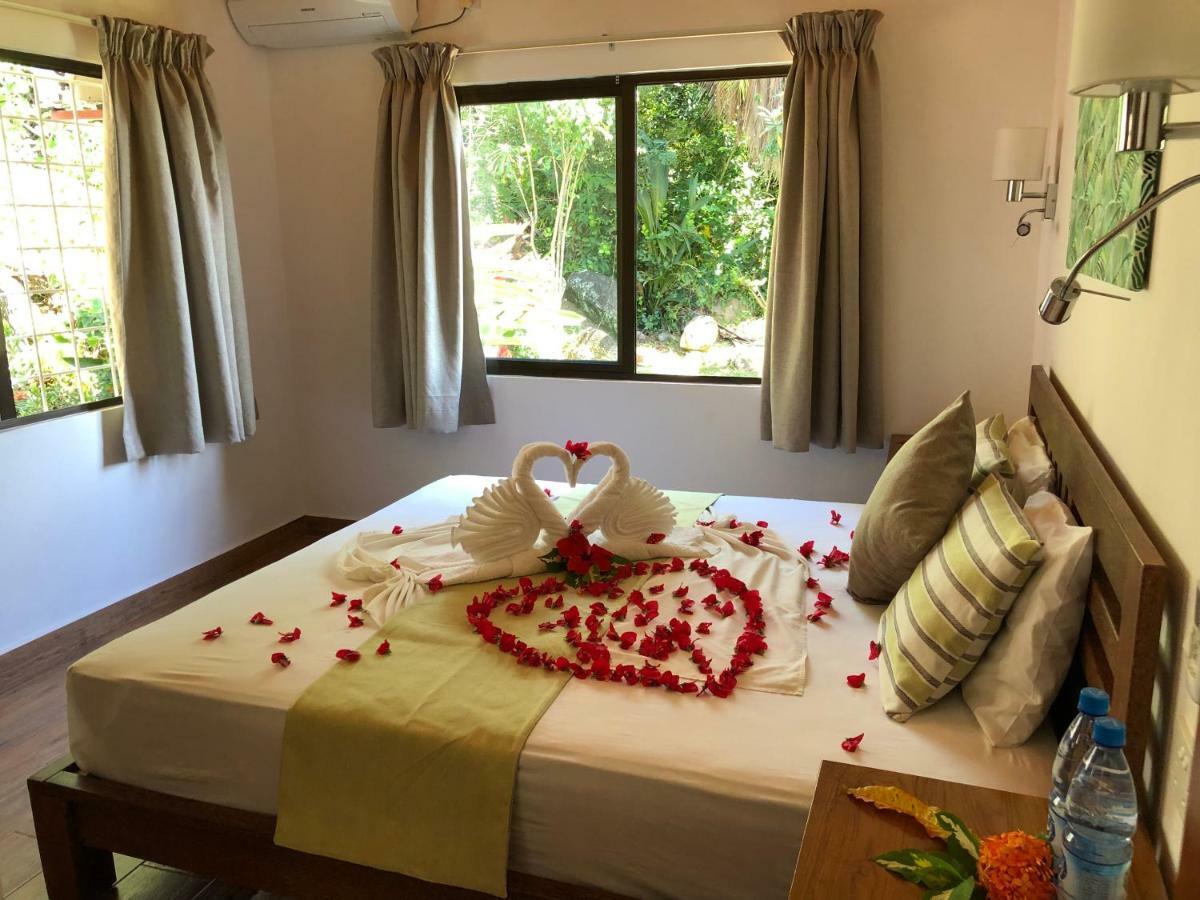 Le Grand Bleu Villas Baie Sainte Anne Luaran gambar