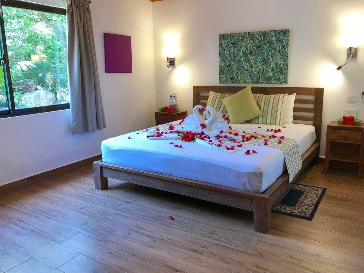 Le Grand Bleu Villas Baie Sainte Anne Luaran gambar